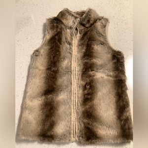NWOT 89th & Madison Faux Fur Vest